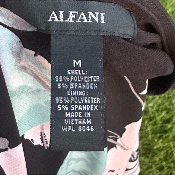 ALFANI FLORAL SLEEVELESS TOP - Picture 15 of 16